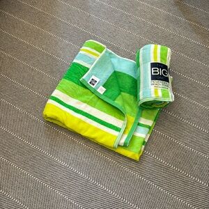 NWT The Big One Green and Yellow Striped Reversible Beach Towels